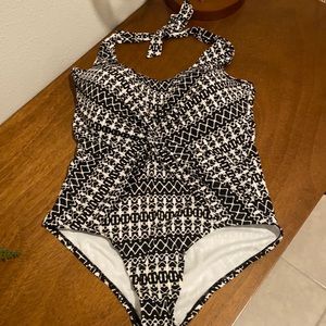 One piece swim suit